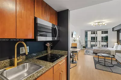 1200 Brickell Bay Dr #1816, Miami, FL 33131 - Photo 4
