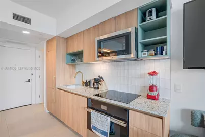 159 NE 6th St #3212, Miami, FL 33132 - Photo 6