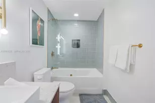 159 NE 6th St, Miami, FL 33132 - Photo 12