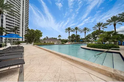 21205 Yacht Club Dr #703, Aventura, FL 33180 - Photo 16