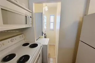 8040 N Colony Cir N, Tamarac, FL 33321 - Photo 6