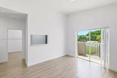 2121 NW 96th Ter #14D, Pembroke Pines, FL 33024 - Photo 4