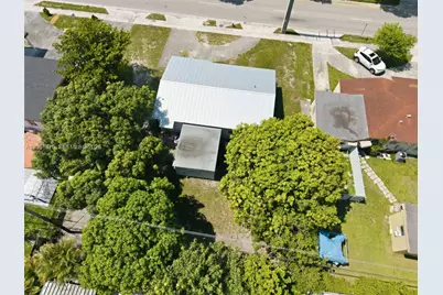 998 W 68th St, Hialeah, FL 33014 - Photo 32