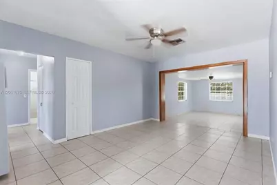 998 W 68th St, Hialeah, FL 33014 - Photo 10