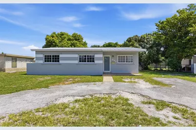 998 W 68th St, Hialeah, FL 33014 - Photo 1