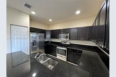748 SE 32nd Ave #748, Homestead, FL 33033 - Photo 8