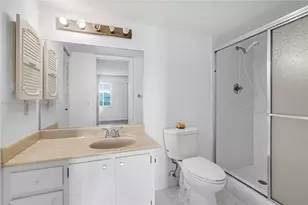 300 SW 134th Way, Pembroke Pines, FL 33027 - Photo 14