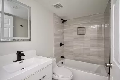 4240 Village Dr #B, Delray Beach, FL 33445 - Photo 14