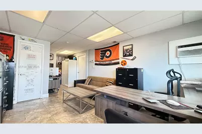 1060 NW 1st Ct, Fort Lauderdale, FL 33009 - Photo 14