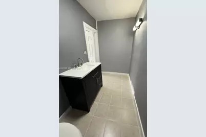 [Address not provided], Miami, FL 33187 - Photo 4