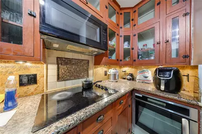 1289 Marseille Dr #45, Miami Beach, FL 33141 - Photo 2