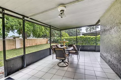 1580 SW 87th Ter, Pembroke Pines, FL 33025 - Photo 42