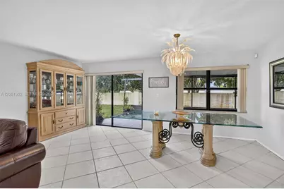 1580 SW 87th Ter, Pembroke Pines, FL 33025 - Photo 8