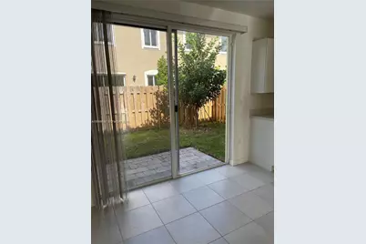 2435 SE 11th St, Homestead, FL 33035 - Photo 6