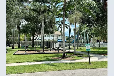 2435 SE 11th St, Homestead, FL 33035 - Photo 12