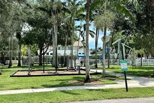 2435 SE 11th St, Homestead, FL 33035 - Photo 12