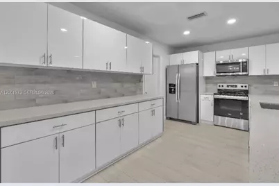4595 NW 43rd Ct, Lauderdale Lakes, FL 33319 - Photo 16