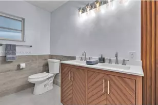 4595 NW 43rd Ct, Lauderdale Lakes, FL 33319 - Photo 32