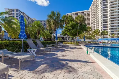 2500 Parkview Dr #1117, Hallandale Beach, FL 33009 - Photo 20