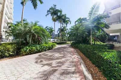 2500 Parkview Dr #1117, Hallandale Beach, FL 33009 - Photo 18