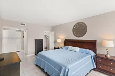 5601 Collins Ave #1216, Miami Beach, FL 33140 - Photo 22