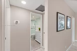 5601 Collins Ave, Miami Beach, FL 33140 - Photo 8