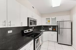 5601 Collins Ave, Miami Beach, FL 33140 - Photo 2