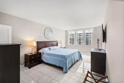 5601 Collins Ave #1216, Miami Beach, FL 33140 - Photo 18