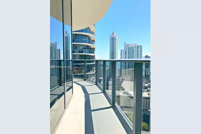 55 SW 9th St #2903, Miami, FL 33130 - Photo 4