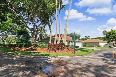 572 SE 18th Dr, Homestead, FL 33033 - Photo 28