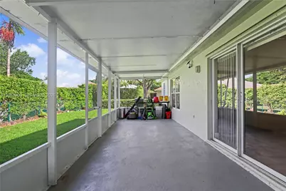572 SE 18th Dr, Homestead, FL 33033 - Photo 22