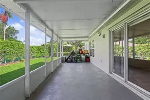572 SE 18th Dr, Homestead, FL 33033 - Photo 22