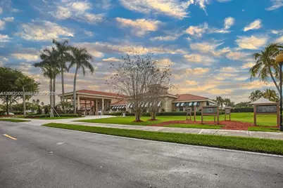 572 SE 18th Dr, Homestead, FL 33033 - Photo 32
