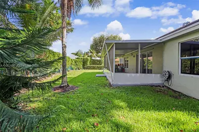 572 SE 18th Dr, Homestead, FL 33033 - Photo 26