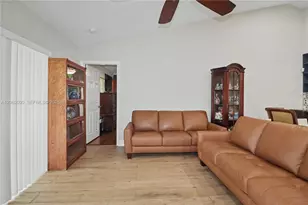 572 SE 18th Dr, Homestead, FL 33033 - Photo 6