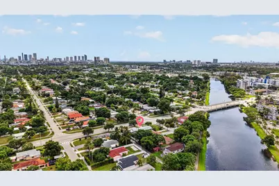 17200 NE 15th Ave, North Miami Beach, FL 33162 - Photo 2