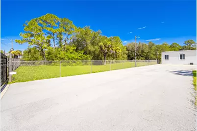 227 Hunting Club Ave, Clewiston, FL 33440 - Photo 2