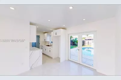 1749 SW 8th St, Homestead, FL 33030 - Photo 8