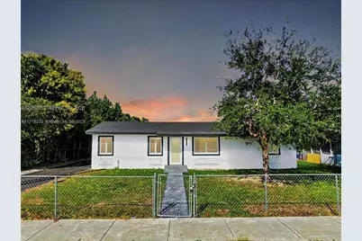 1749 SW 8th St, Homestead, FL 33030 - Photo 2
