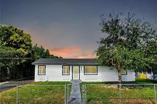 1749 SW 8th St, Homestead, FL 33030 - Photo 2