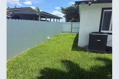 1749 SW 8th St, Homestead, FL 33030 - Photo 14
