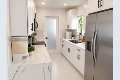 1749 SW 8th St, Homestead, FL 33030 - Photo 10