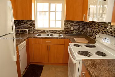 233 Madeira Ave #2, Coral Gables, FL 33134 - Photo 6
