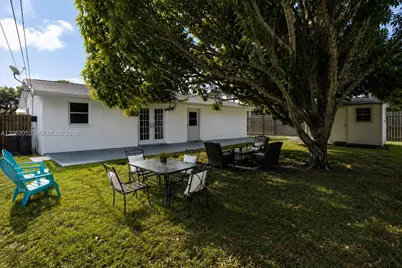 2430 Sabal Palm Dr, Miramar, FL 33023 - Photo 2