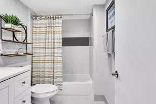 12500 SW 5th Ct, Pembroke Pines, FL 33027 - Photo 14