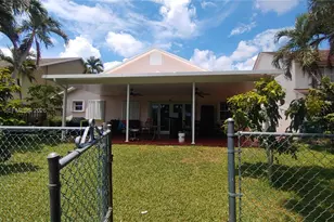 19081 NW 77th Ct, Hialeah, FL 33015 - Photo 6