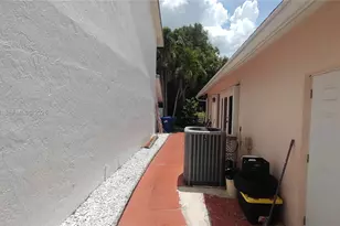 19081 NW 77th Ct, Hialeah, FL 33015 - Photo 2