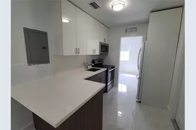 1646 NW 1st Pl #2, Miami, FL 33136 - Photo 4