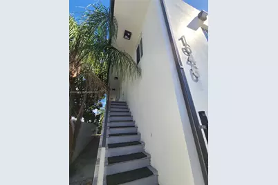 1646 NW 1st Pl #2, Miami, FL 33136 - Photo 2