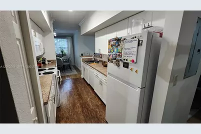 11601 SW 2nd St #21202, Pembroke Pines, FL 33025 - Photo 16